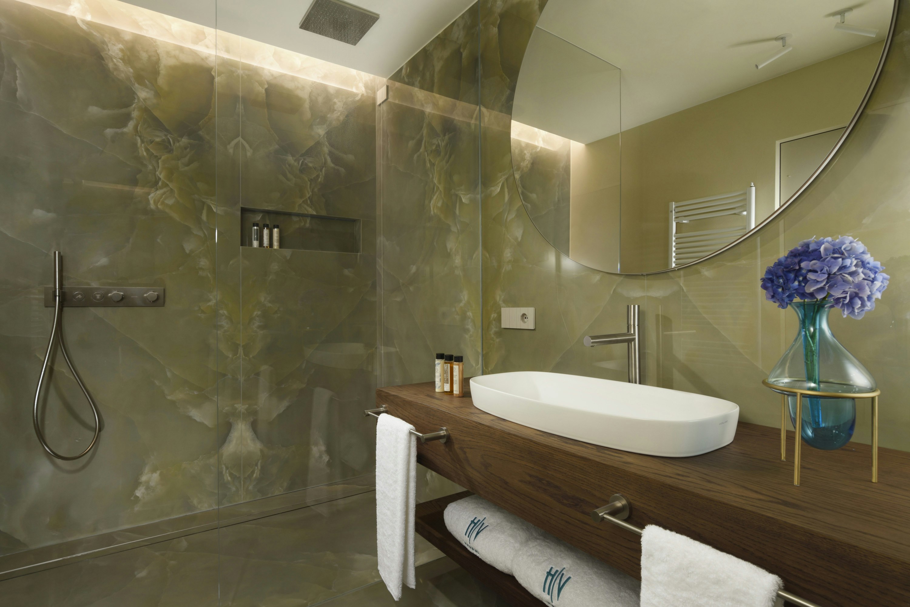جناح بإطلالة على البحيرة، Grand Hotel Victoria Concept And Spa 2/2