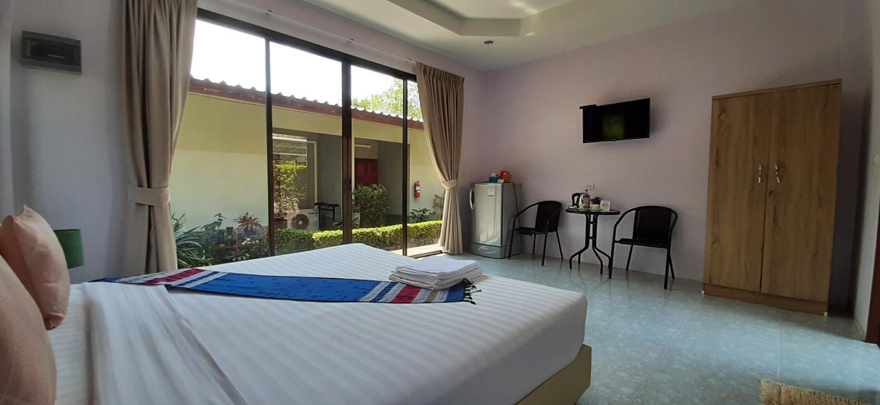 Phuket Sirinapha Resort 22/50