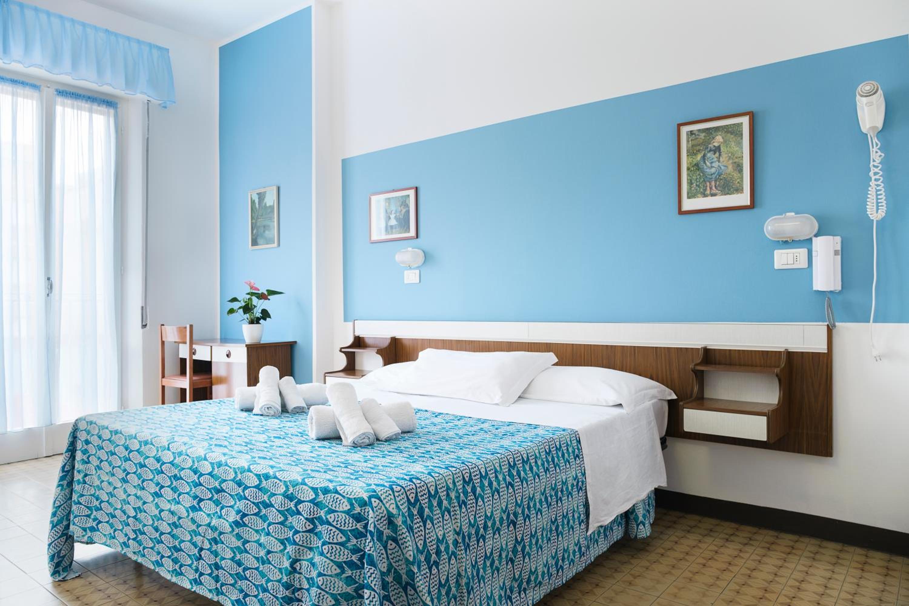 Hotel Cheri 17/48