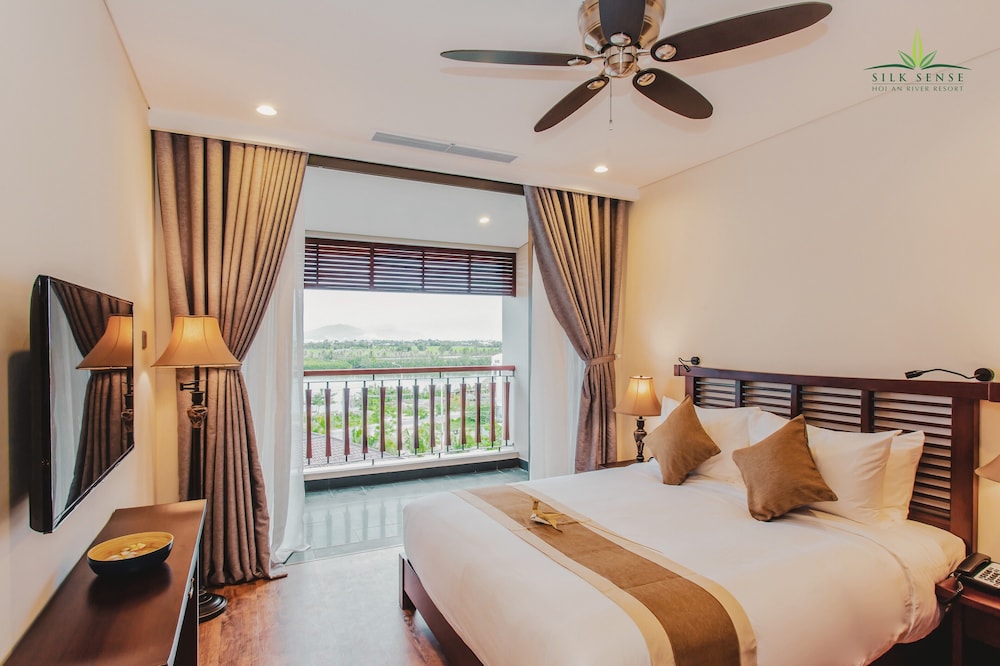 Silk Sense Hoi An River Resort 28/88