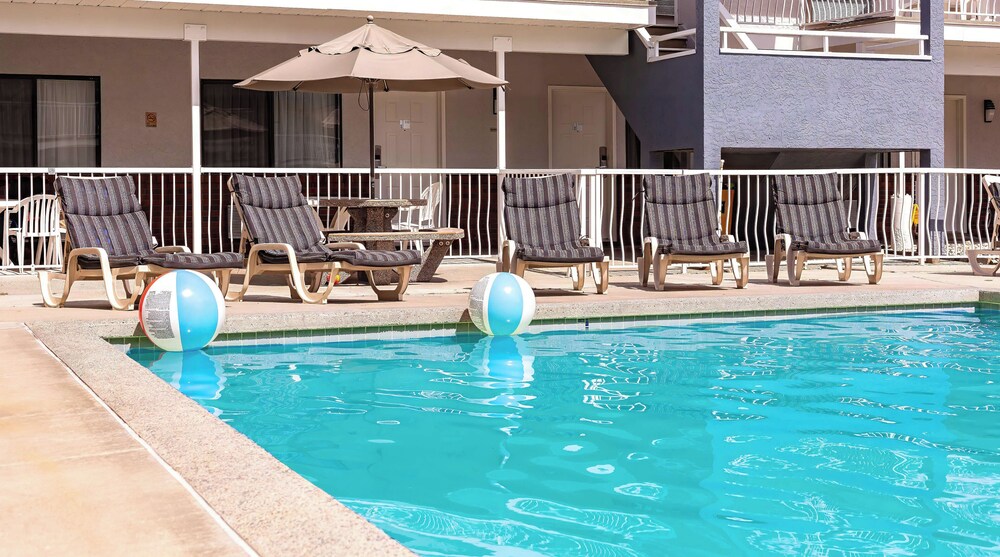 Siesta Suites 37/68