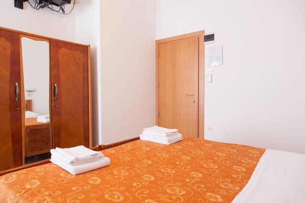 Hotel Ronconi 12/38