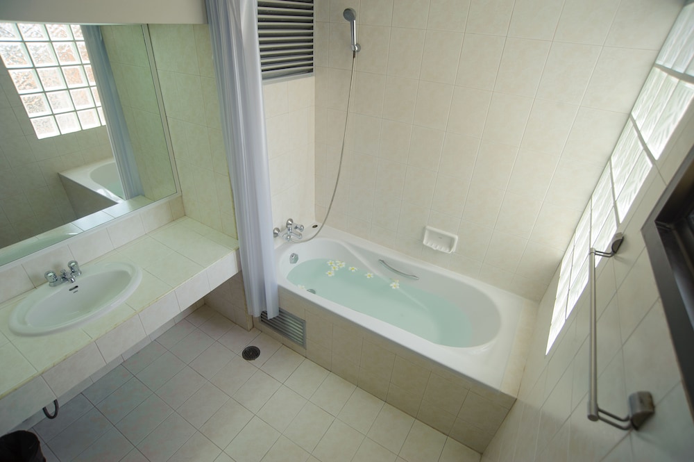 Diamond City Place 42/44