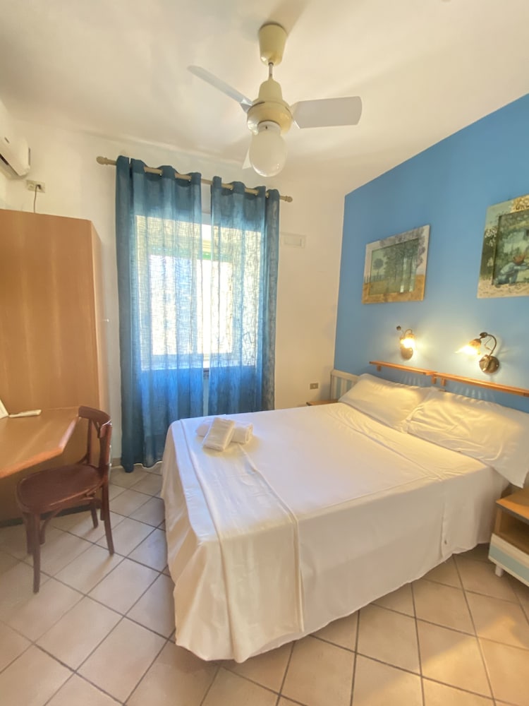 Economy, French Bed، Hotel Europeo 2/6