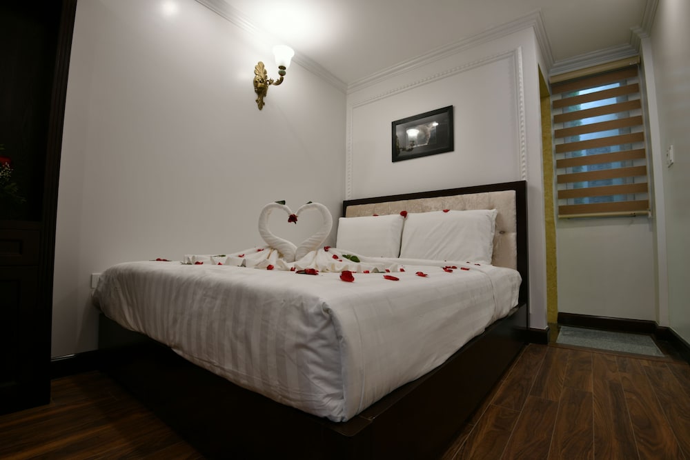 Golden Sail Hotel 16/28