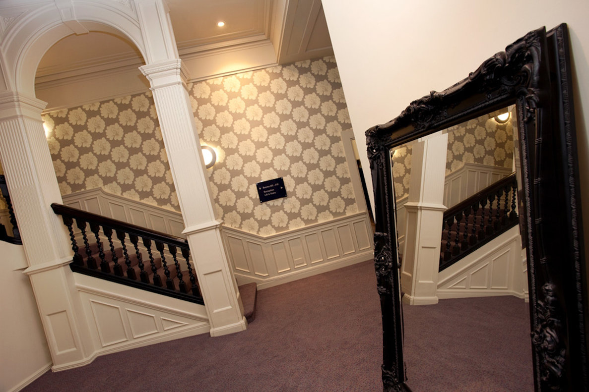 Heywood House Hotel 30/45