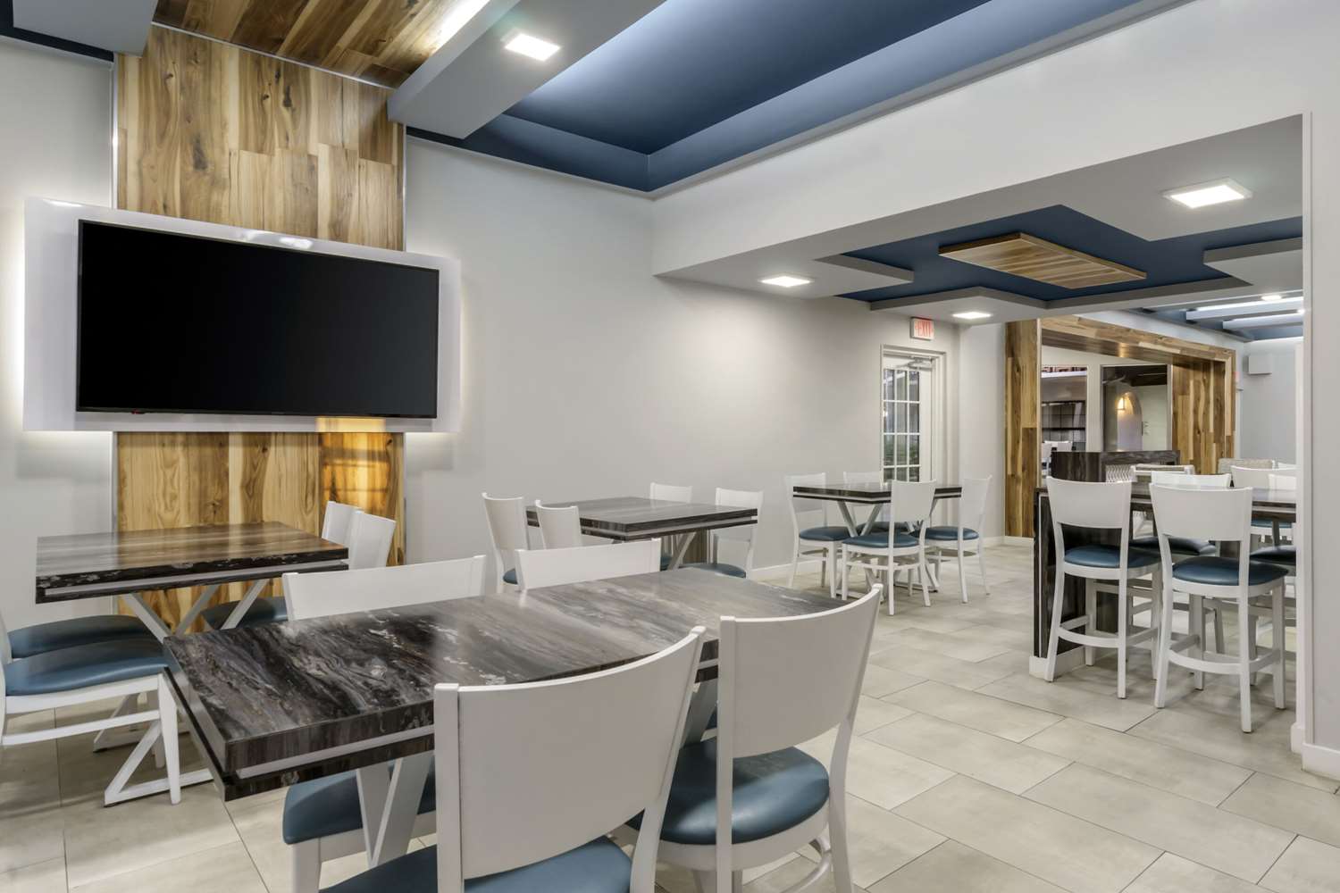 Clarion Pointe Tampa-Brandon Near Fairgrounds and Casino 13/15