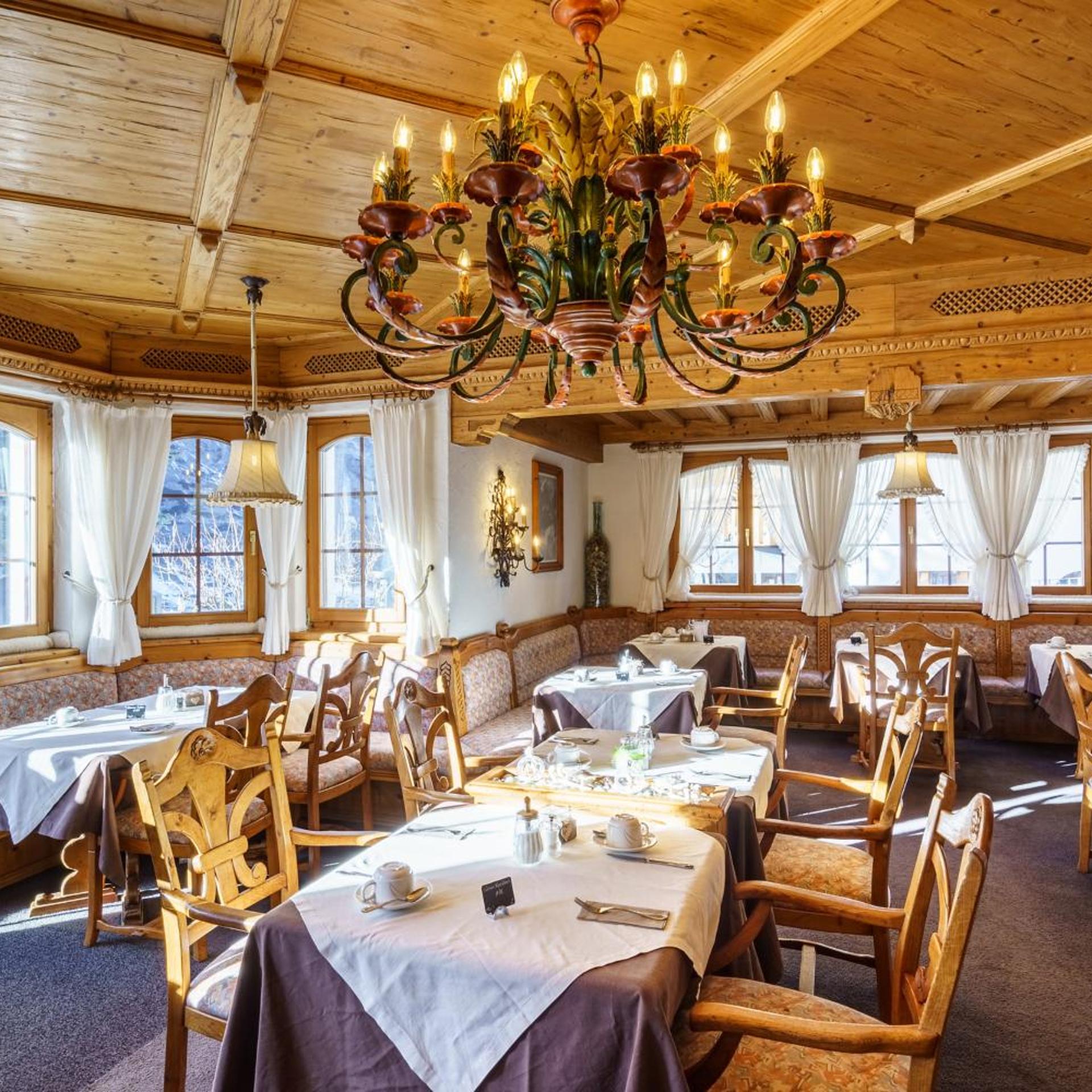 HOTEL ALPENROYAL 44/55
