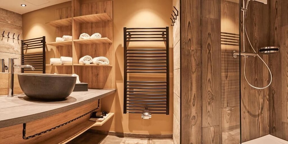 غرفة كومفورت بسرير كينج بإطلالة على البحر بشرفة، OSTSEE RESORT DAMP 5/5