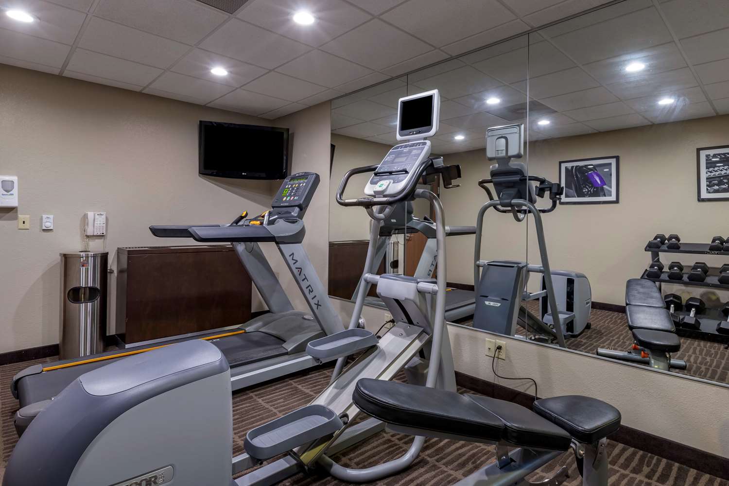 Sleep Inn and Suites Kalamazoo, MI 23/36
