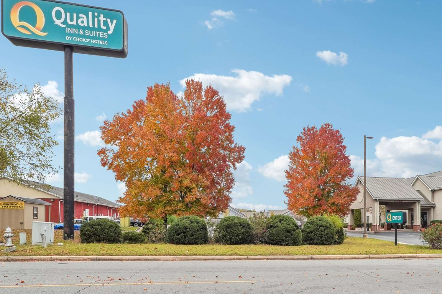 Quality Inn & Suites Dawsonville GA 39/40