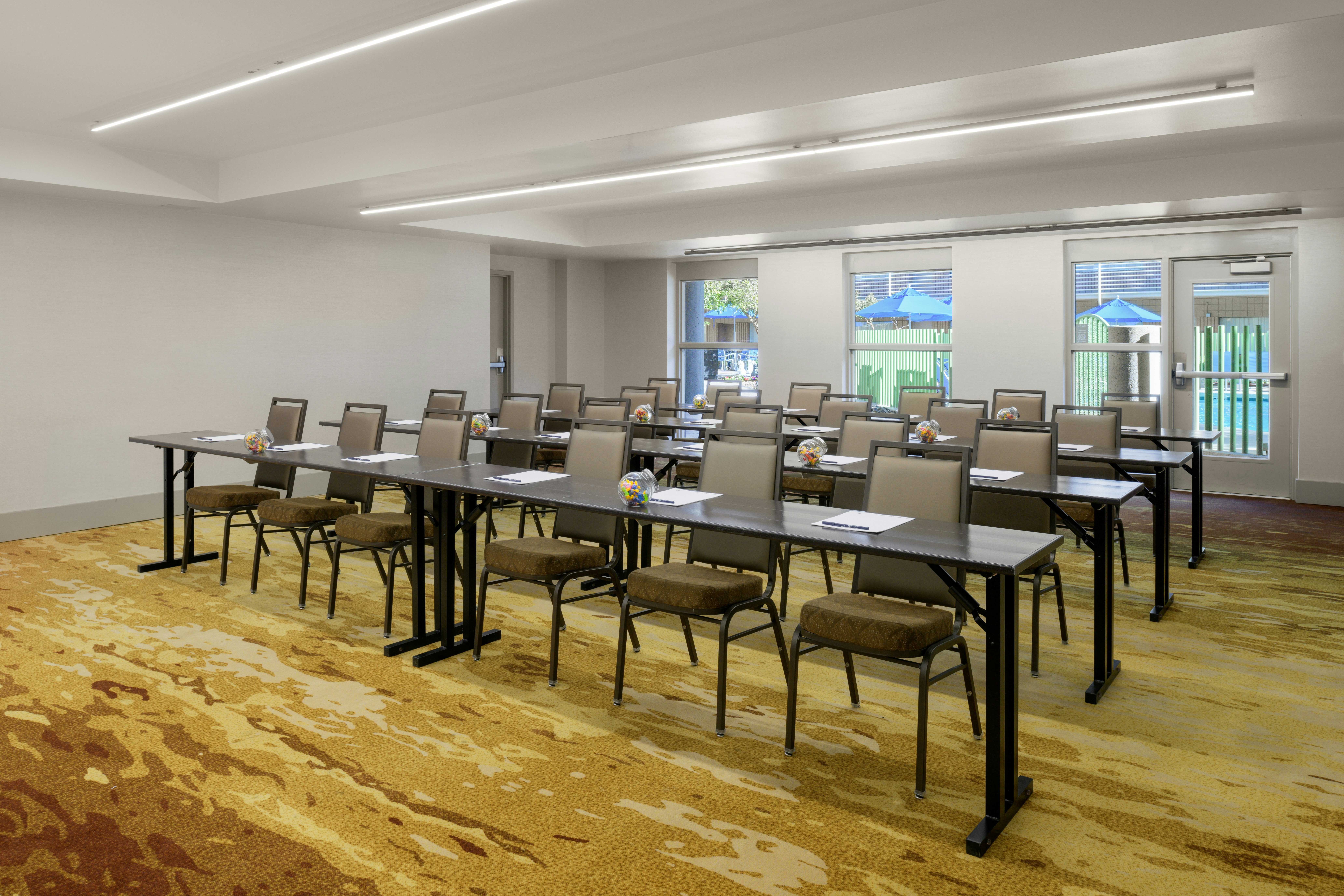 DoubleTree Suites by Hilton Hotel Phoenix 36/38