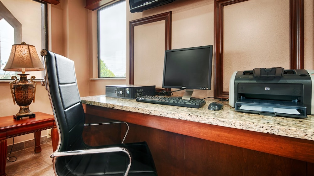 Surestay Plus Hotel By Best Western Jackson 17/25