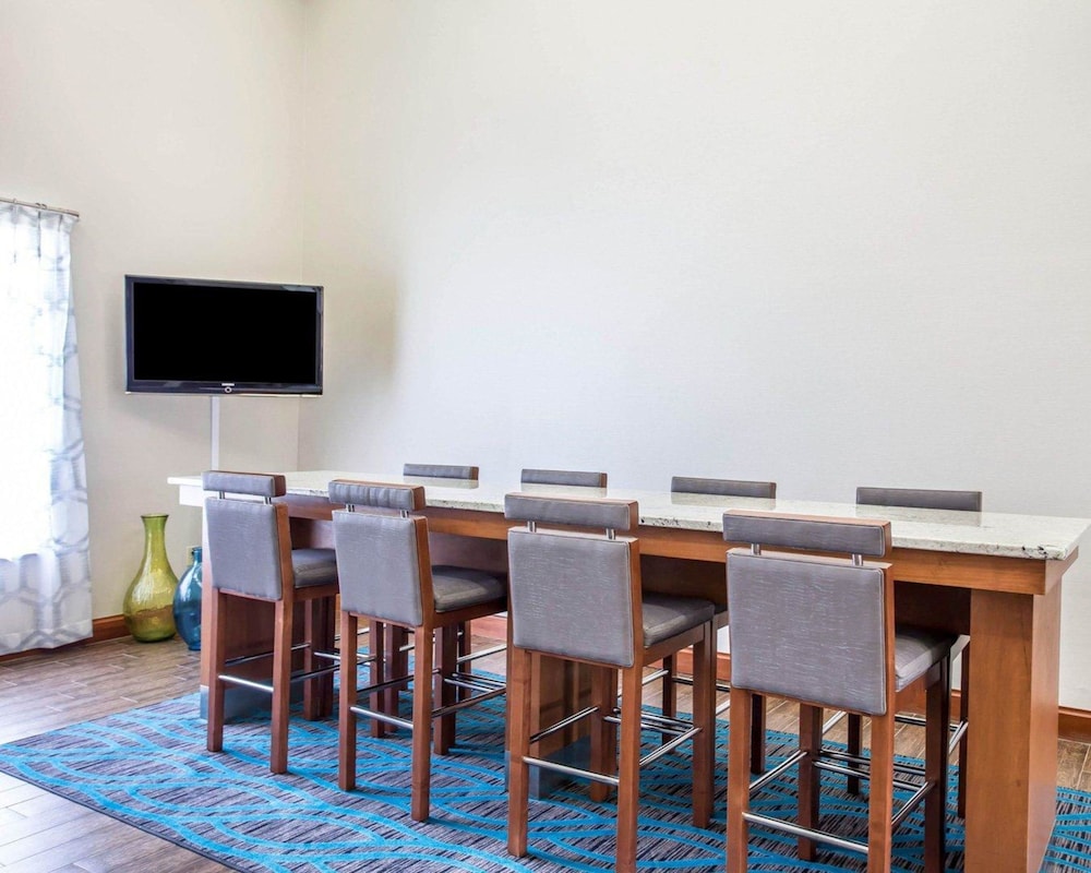 Comfort Inn & Suites Walterboro I-95 52/63