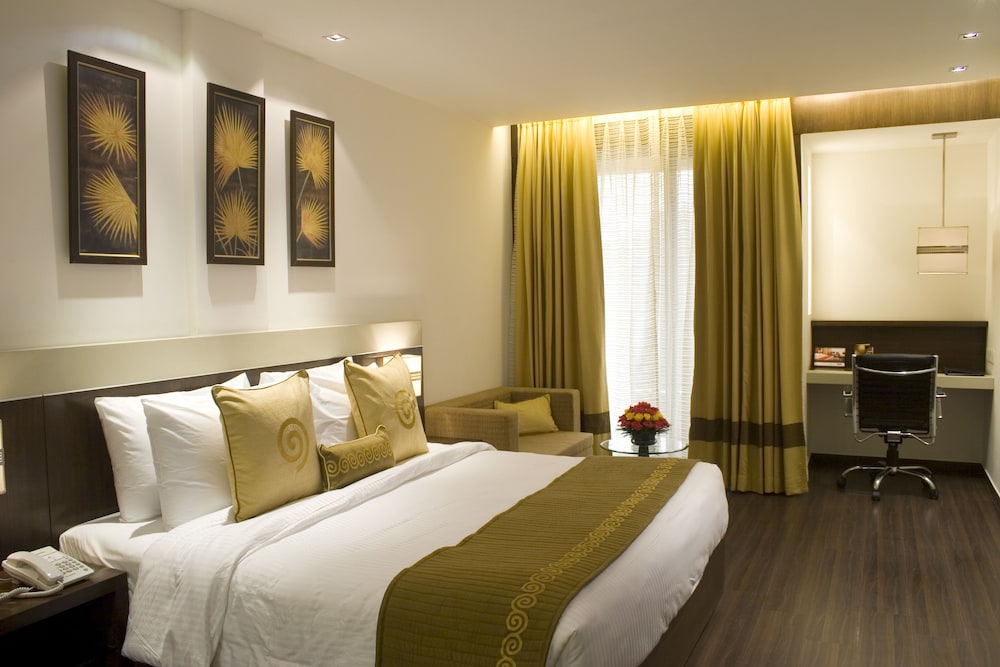 Shervani Nehru Palace Hotel 13/38