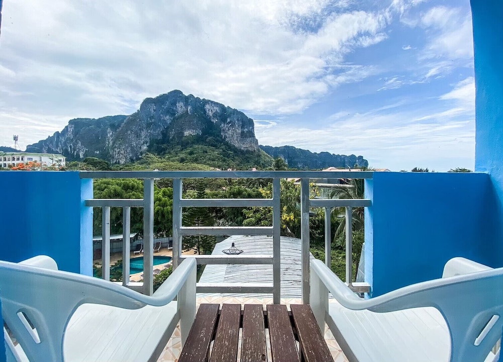 The Palace Ao Nang Resort 36/38
