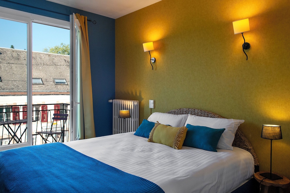 غرفة سوبيريور بسرير كوين، HOTEL LE SAINT CYR 2/10