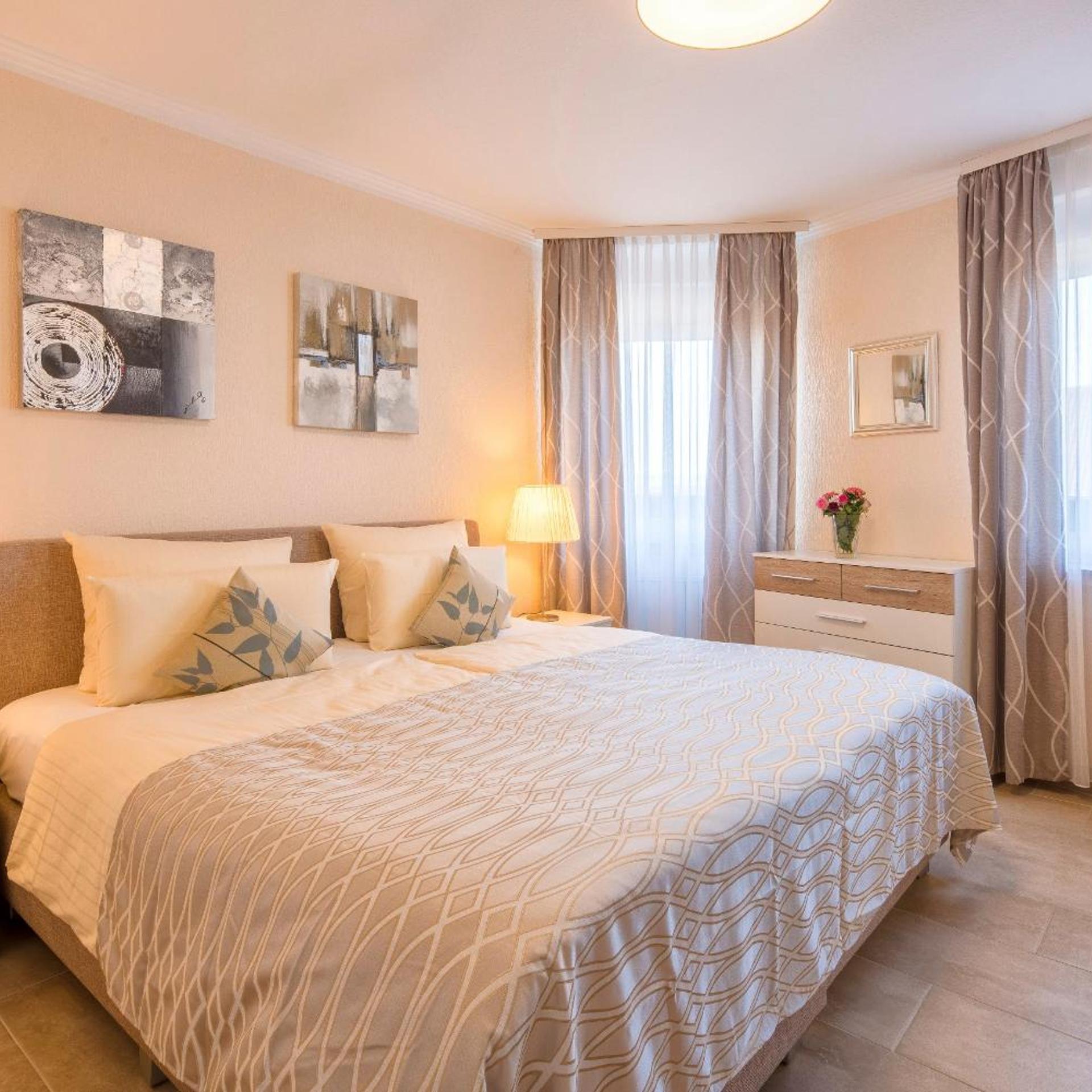3 Bedrooms, Apartment