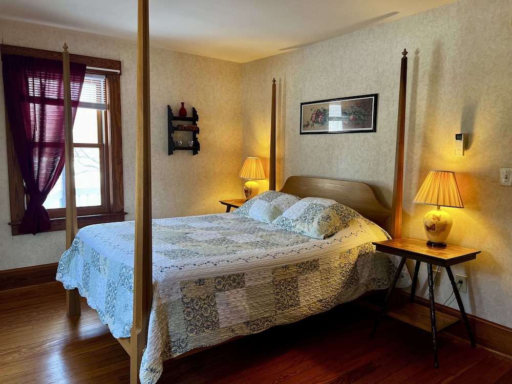 The Wayside Inn Betlehem 10/50