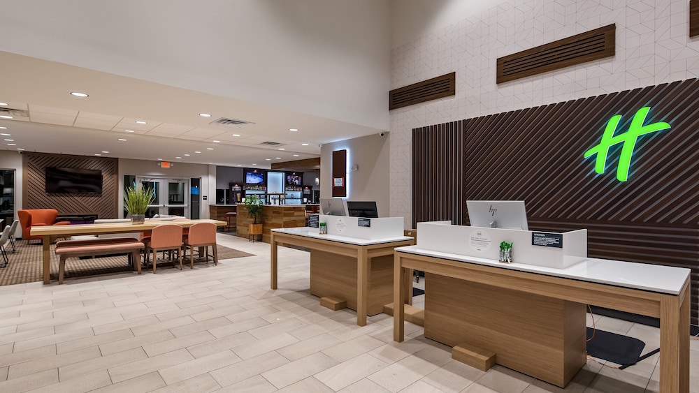 Holiday Inn - Clarksville Northeast, an IHG Hotel 7/69