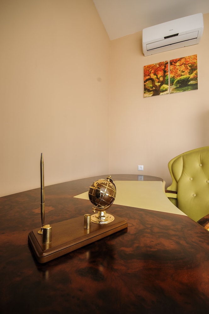 ロンドン・パレス 写真2