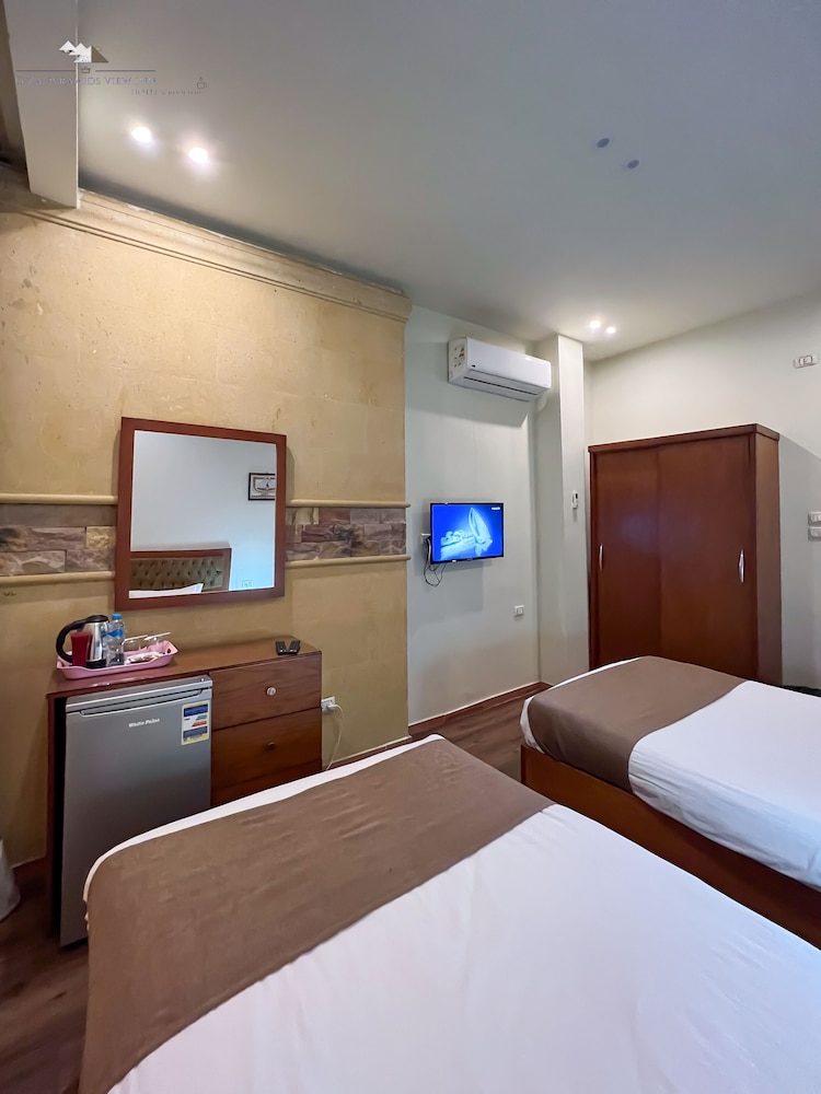 Giza Pyramids View Inn 12/50