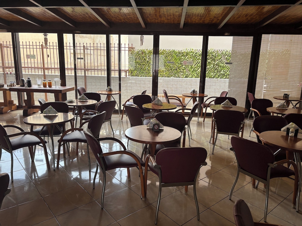 Nikolakakis Rooms Lavrio 49/65