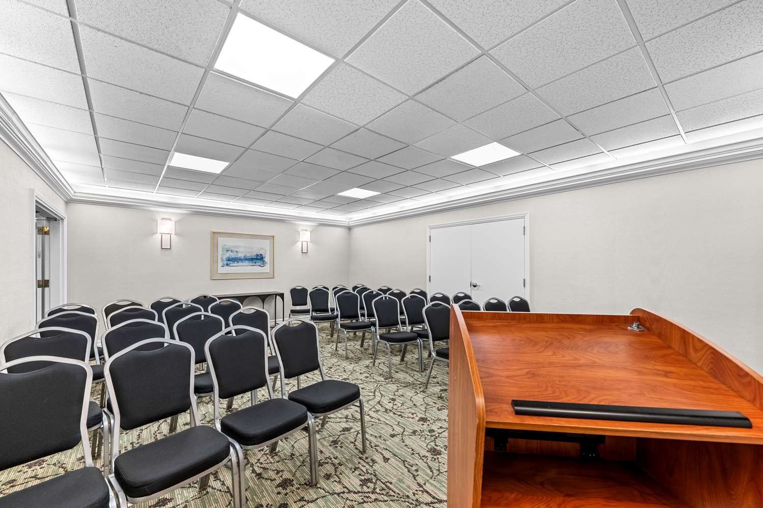 Best Western Plus Puyallup Hotel 30/35