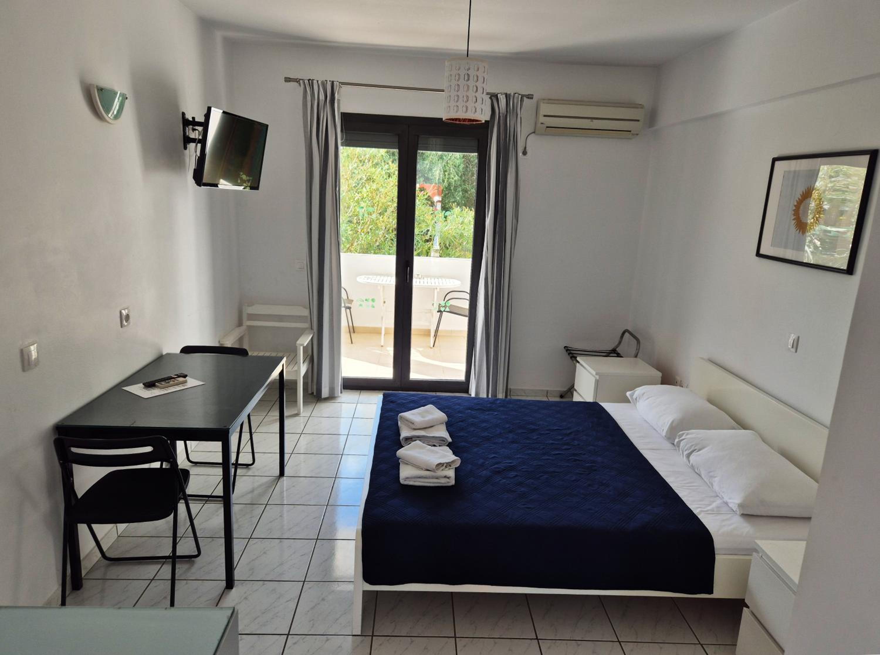Natalies Hotel and Apartments 16/54
