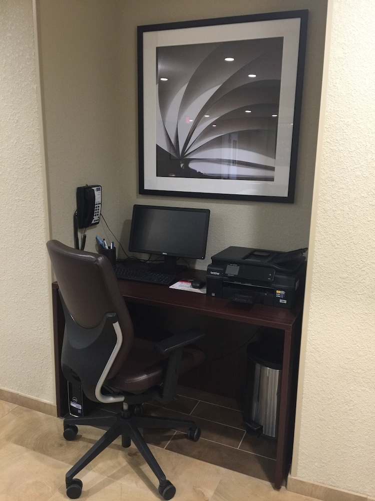 Candlewood Suites Woodward 32/42