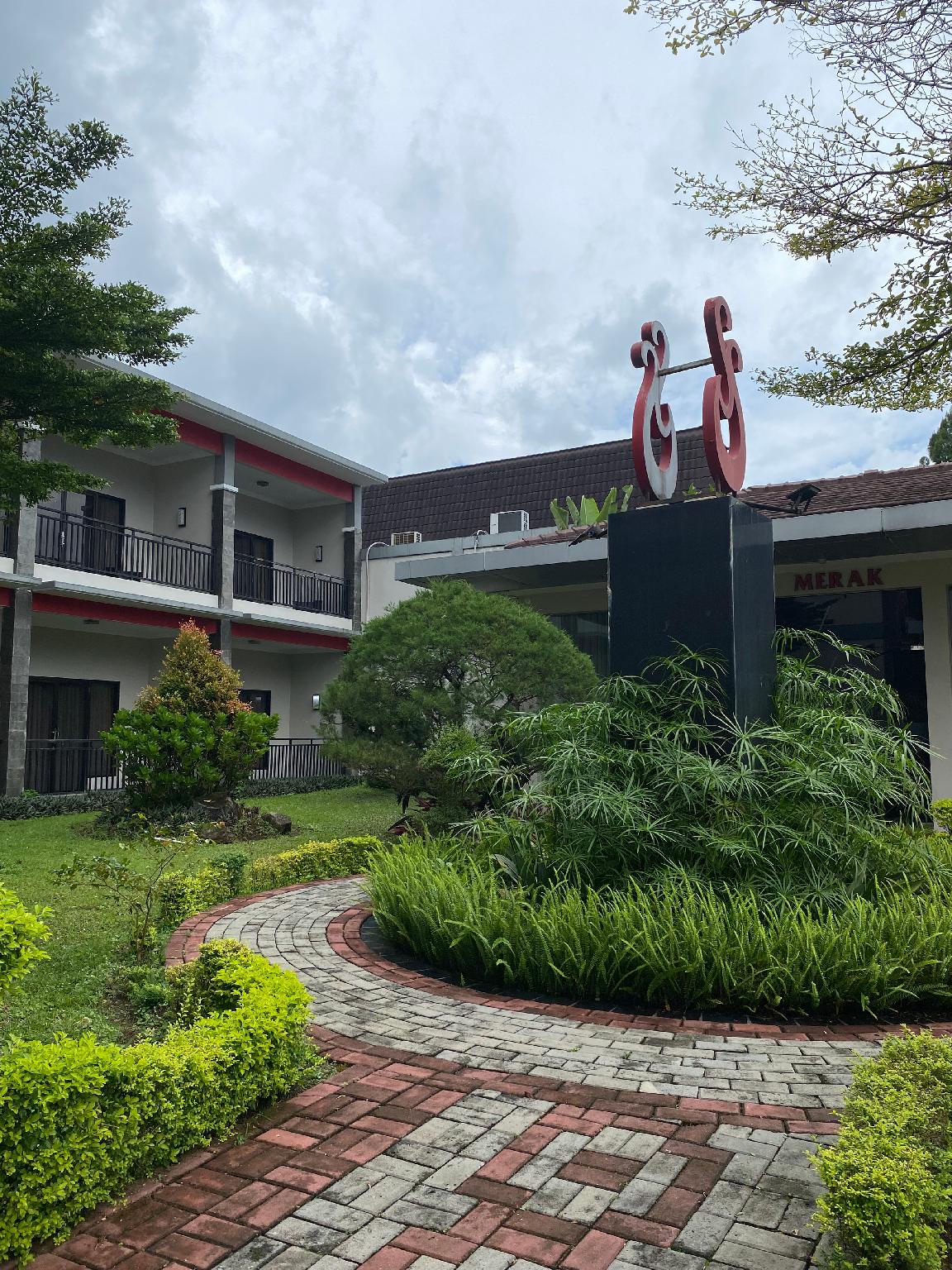 Grand Ussu Hotel And Convention 57/59