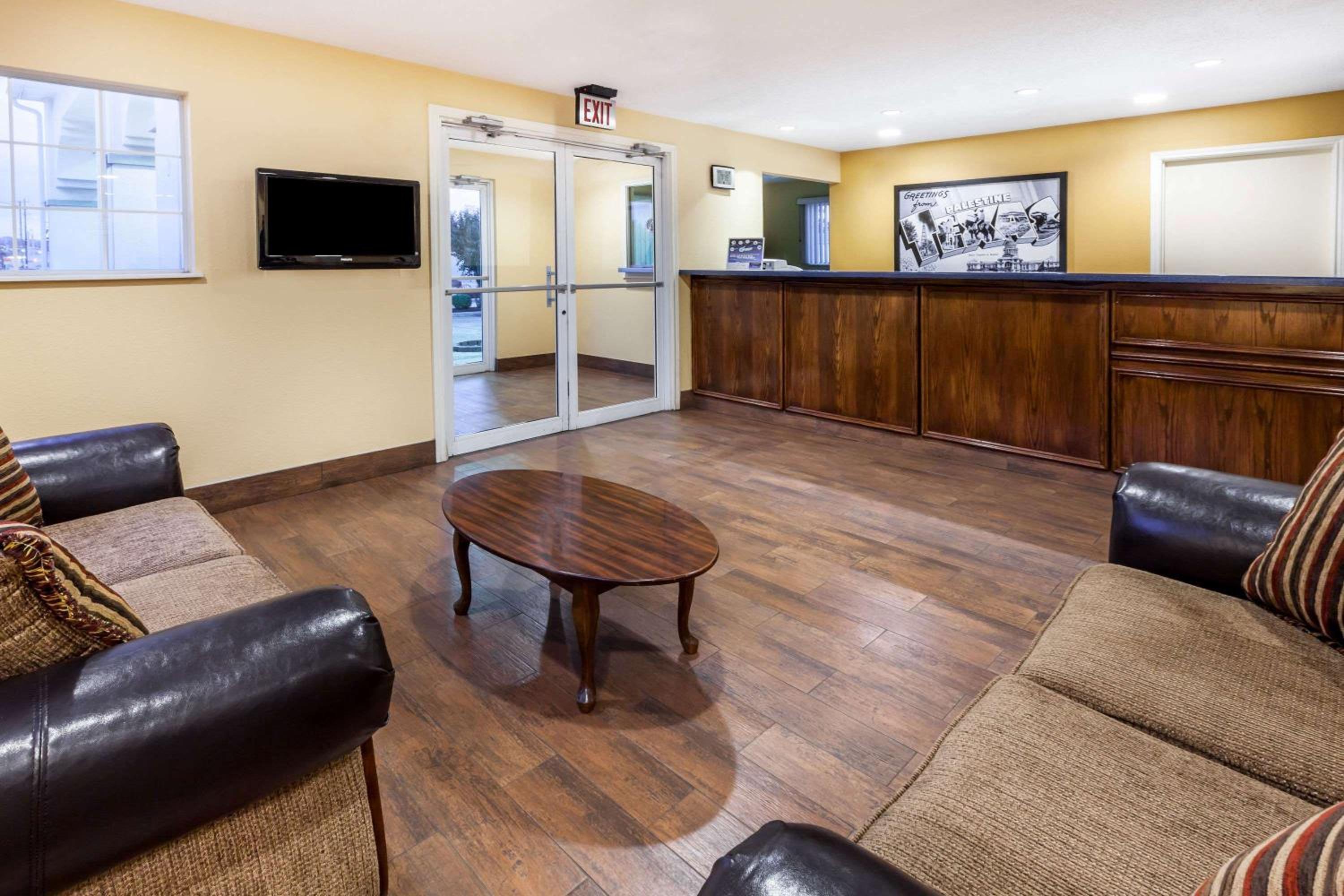 Premier Inn Palestine 23/31