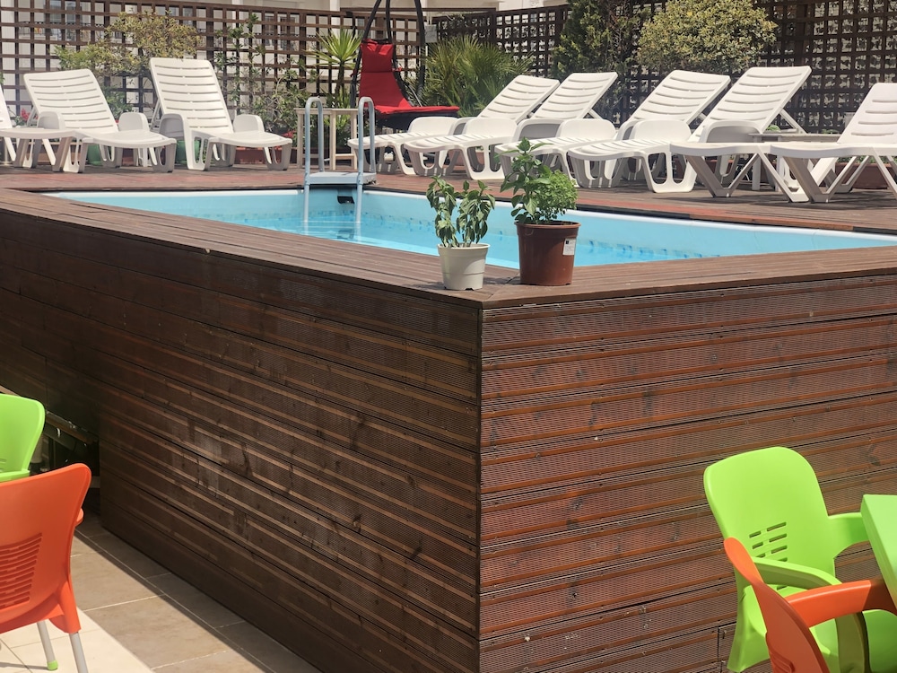 Sunrise Hotel Cameria 2/50