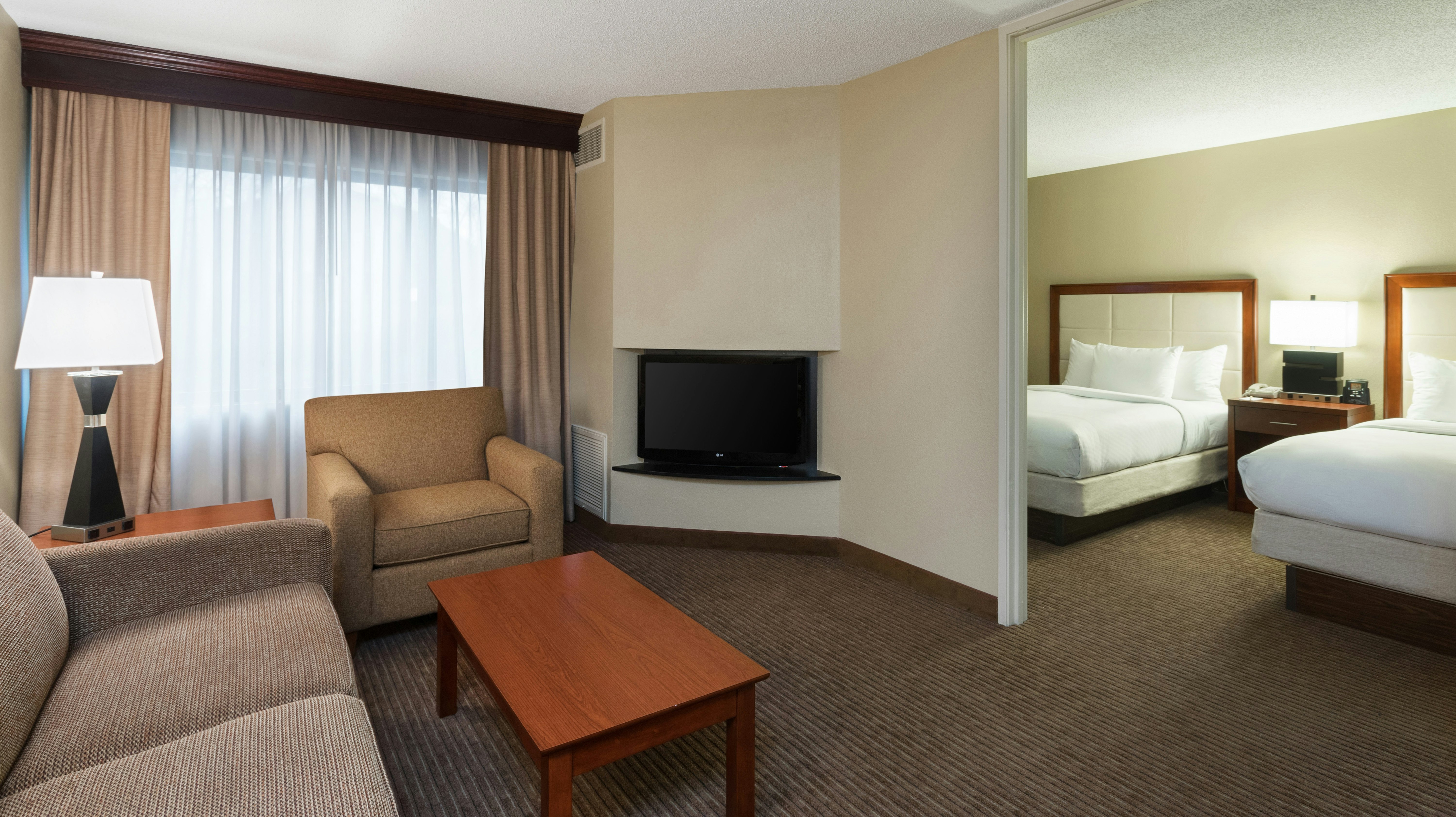 DoubleTree Suites by Hilton Cincinnati - Blue Ash 22/38