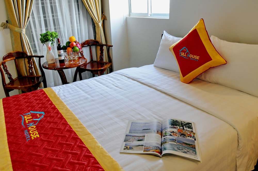 Full House Hotel 14/66