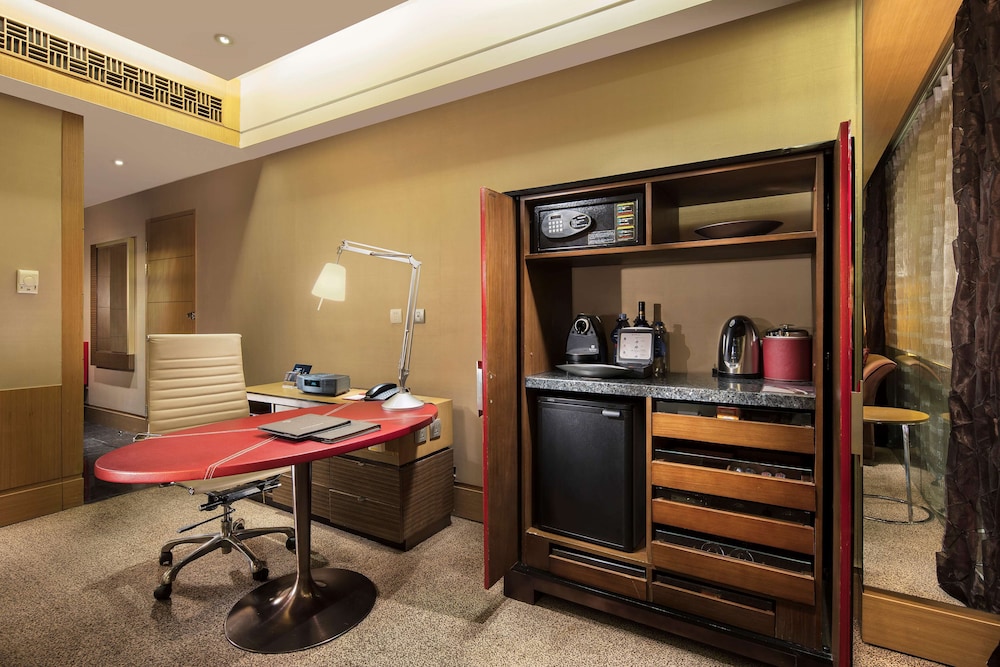 Hilton Beijing 69/85