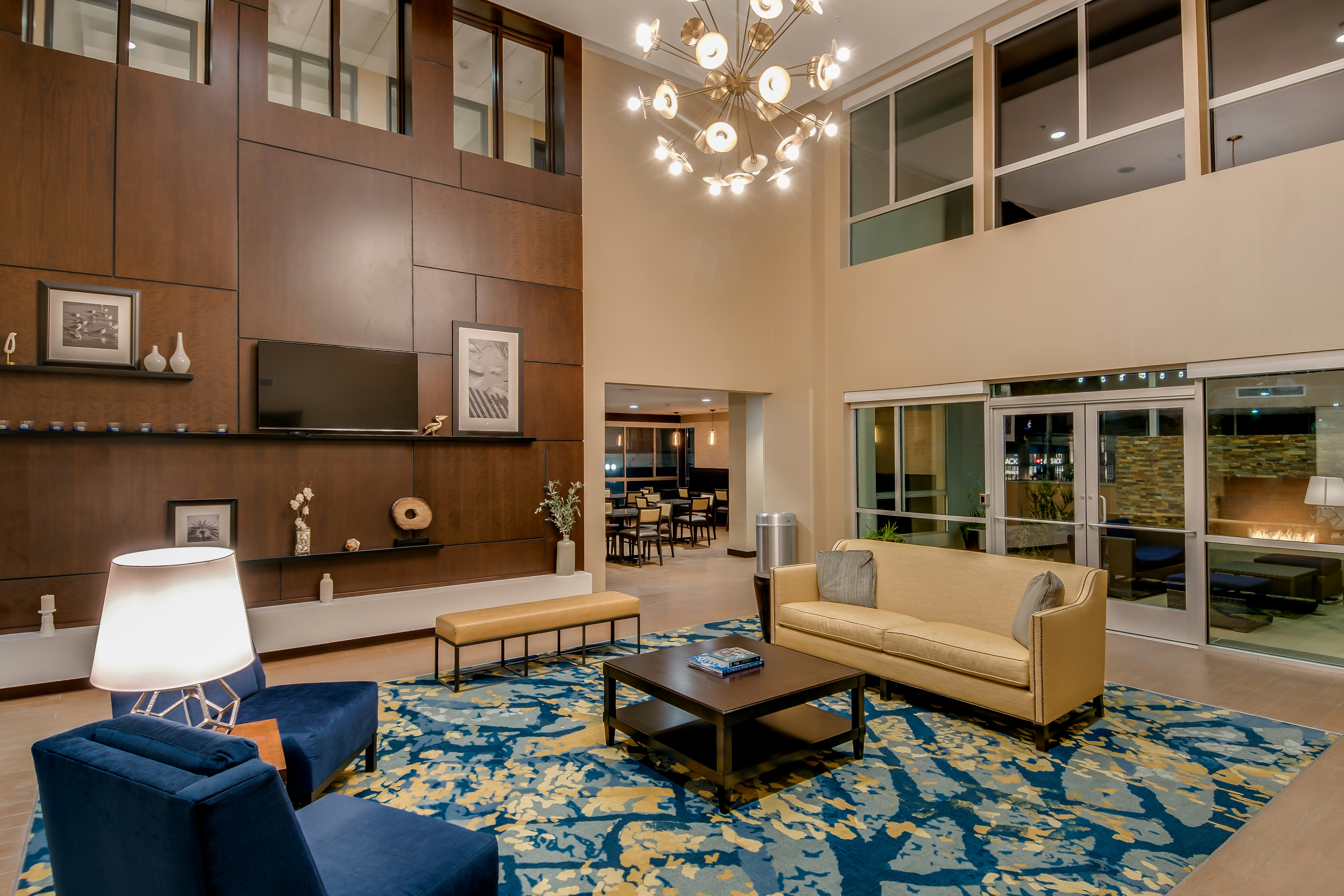 Hampton Inn And Suites Los Angeles Glendale 55/75