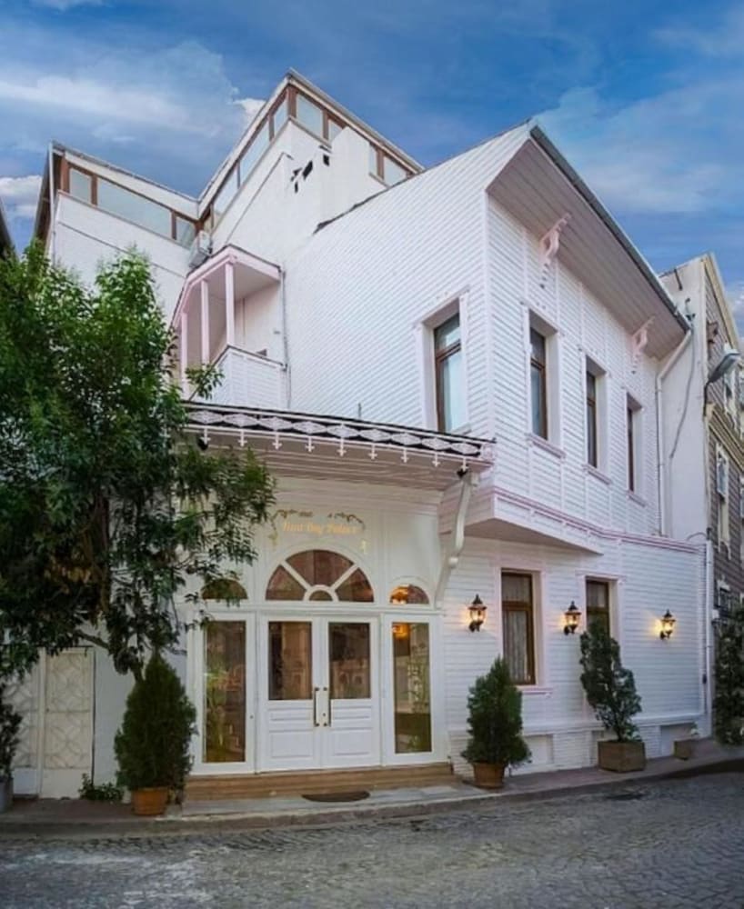 Fuat Bey Palace Hotel 2/44