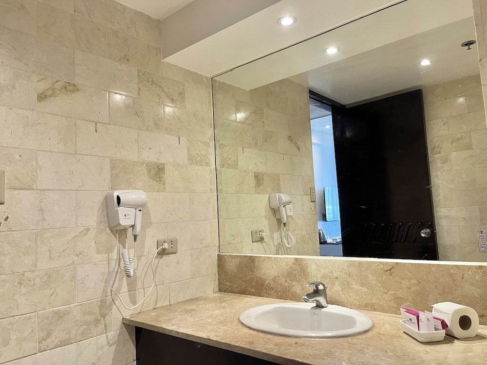 The VIP Hotel Cagayan De Oro 38/51