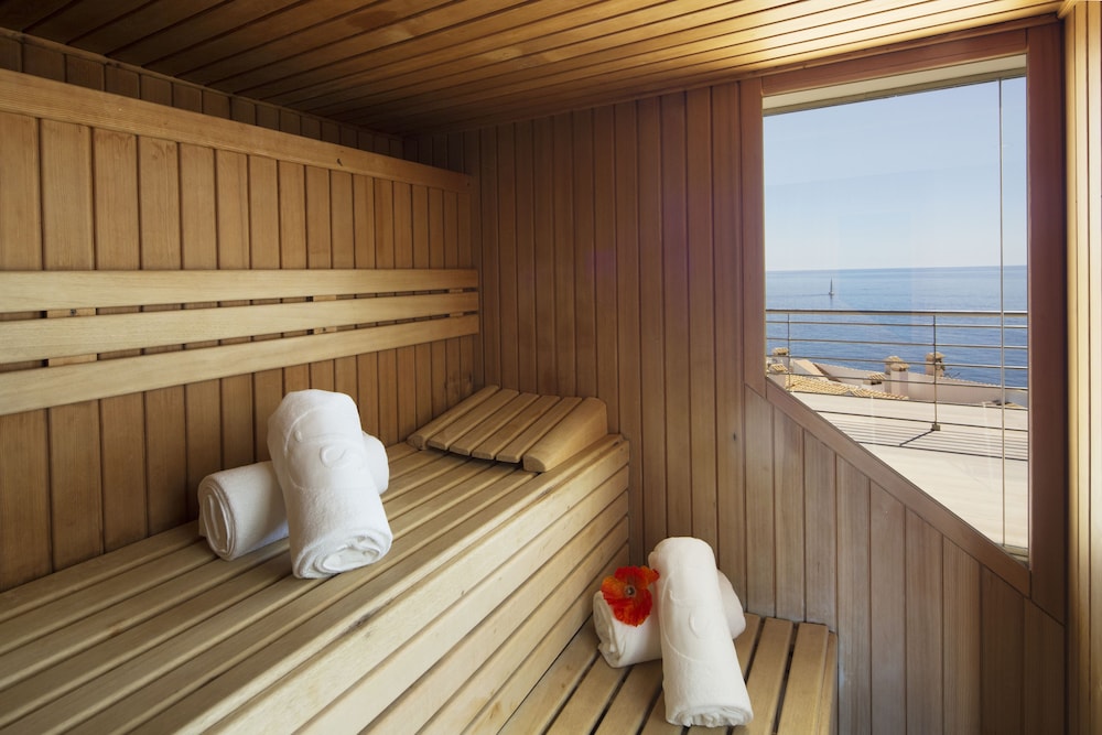 JS Cape Colom - Adults Only 20/45