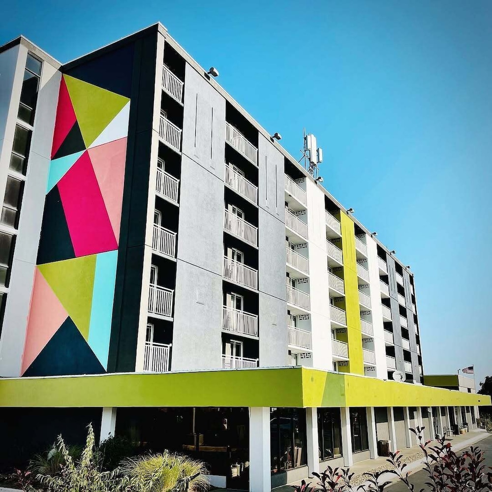 Silver Beach Hotel 2/50