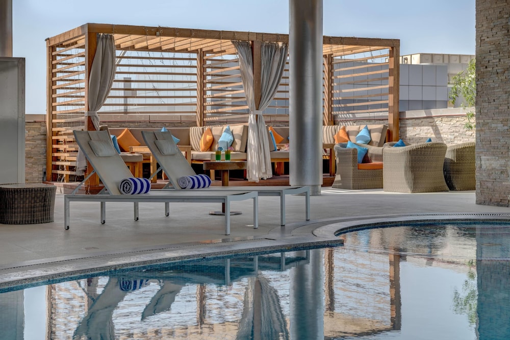 swimming pool spa