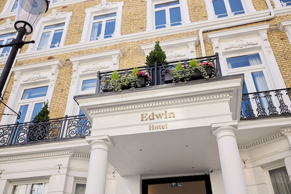 COURT APARTMENTS in LONDON