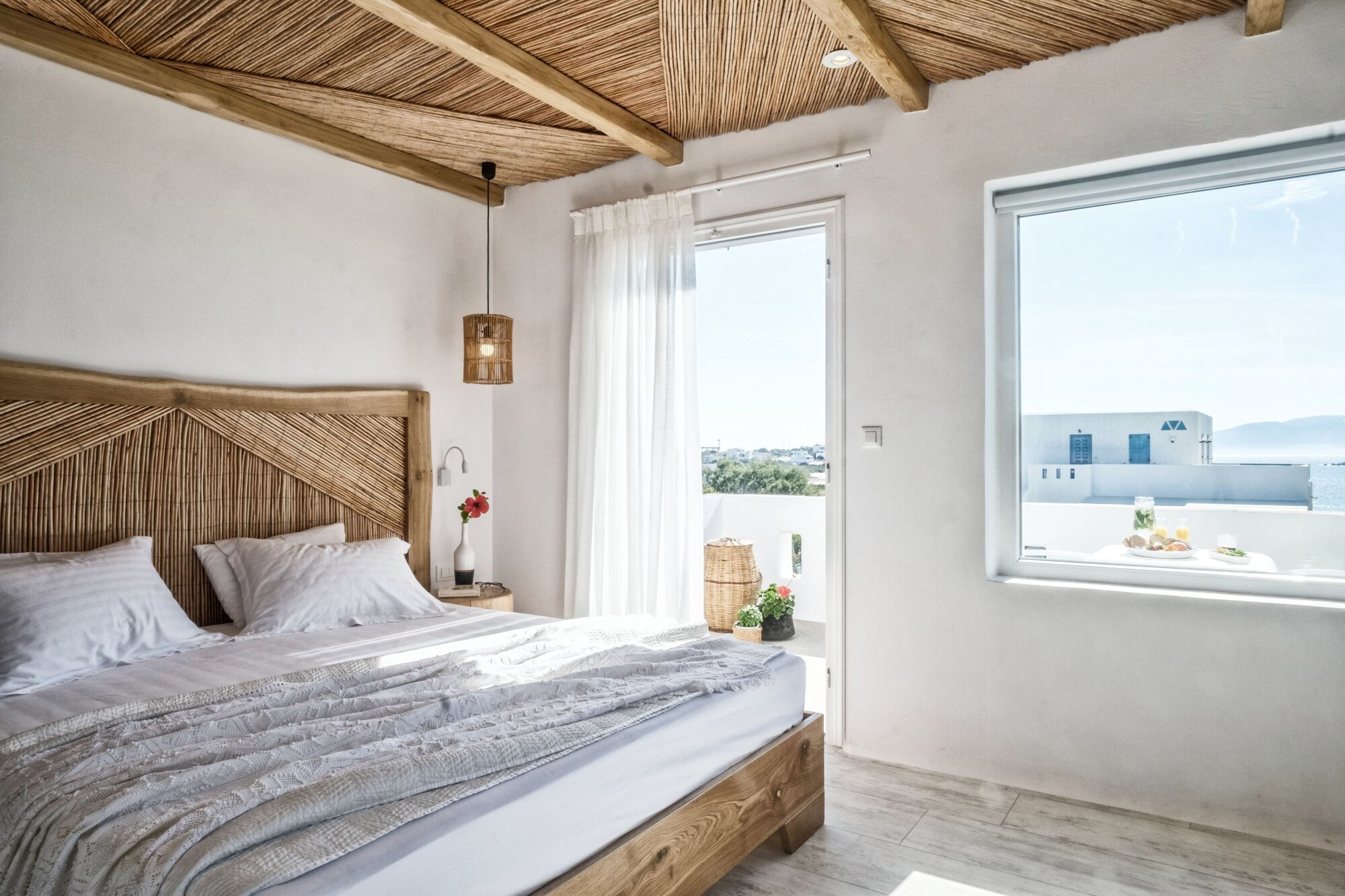 DELUXE, DOUBLE BED