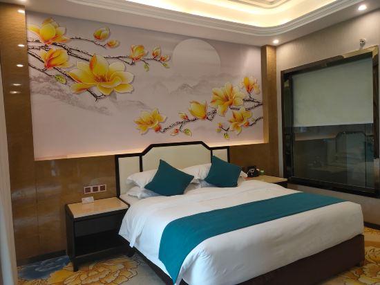 Boutique, Queen Bed