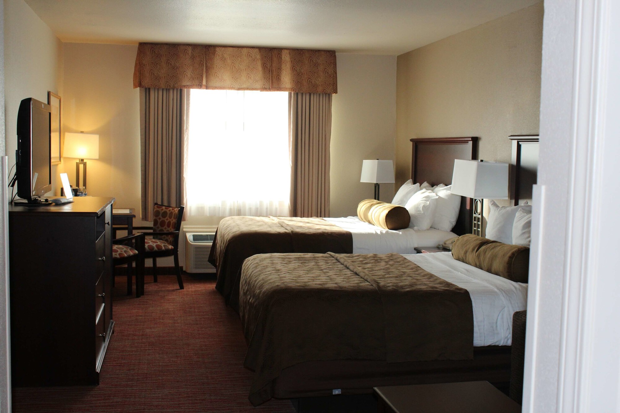 Standard, 2 Queen Beds, Pet Friendly