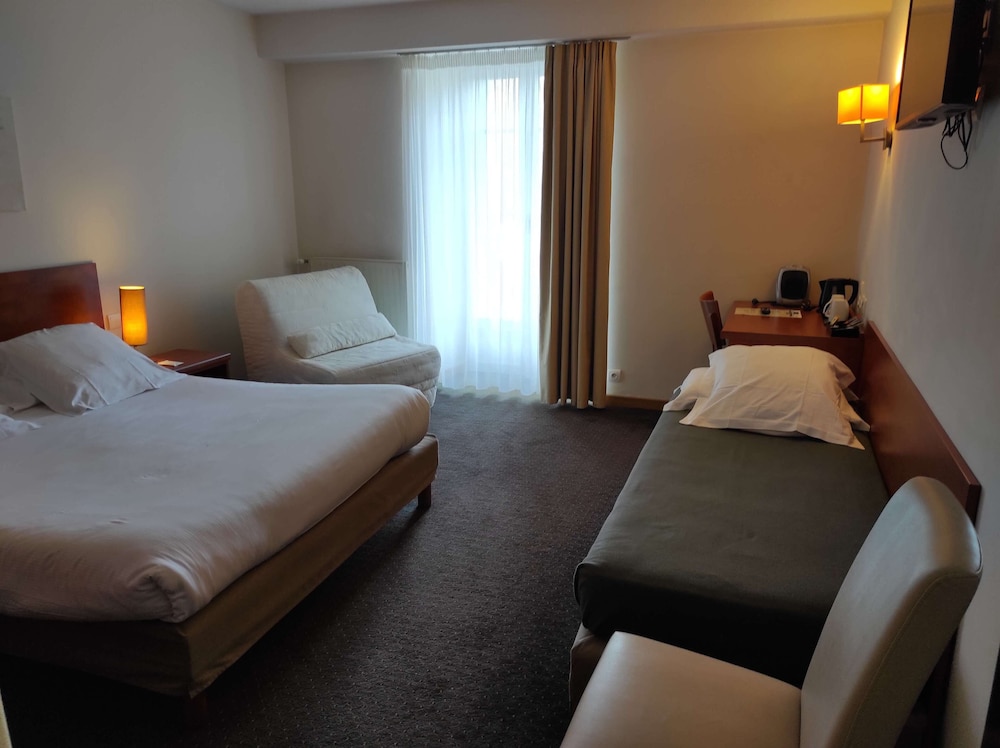 HOTEL LA RIVIERE 23/67