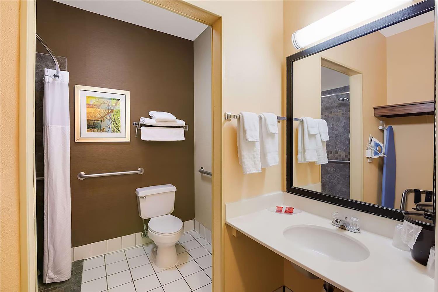 AmericInn by Wyndham Minot 15/20