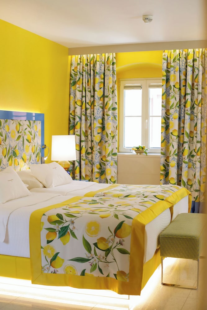 HOTEL LEMONGARDEN 10/50