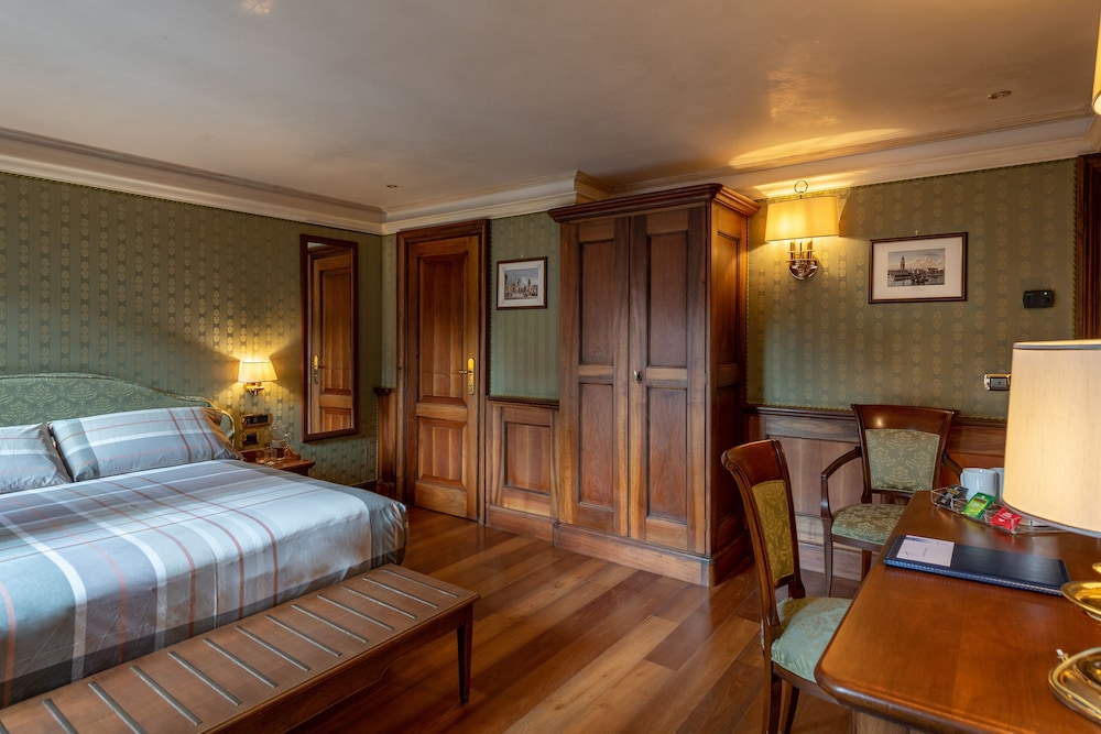 DELUXE, DOUBLE BED, NO ELEVATOR, ANNEX